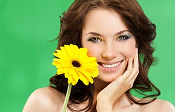 Mädchen mit einer Blume
